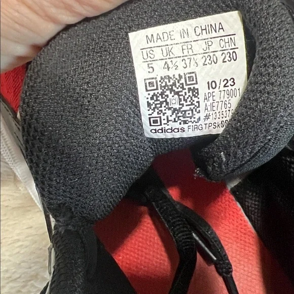 Adidas Trae Unlimited Basketball Shoes Red Black Size 5 Pre-Owned - Picture 6 of 7